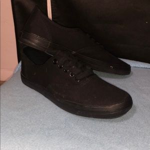 Women’s Casual Shoes